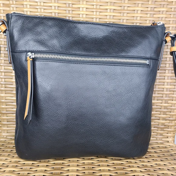 Vera Bradley Gallatin Black Leather Crossbody Bag Purse Floral Interior NWT - Picture 5 of 14